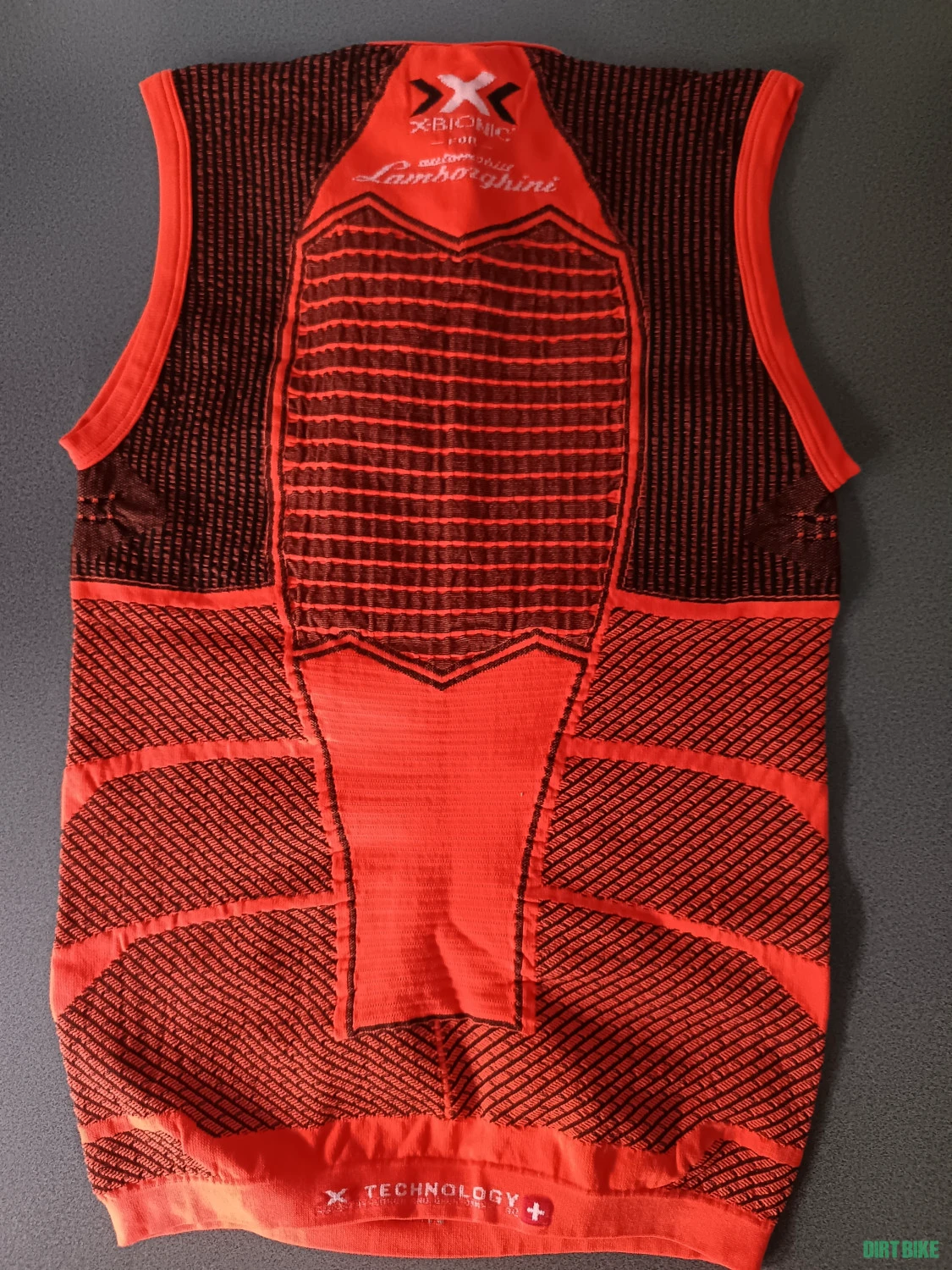 6. X-Bionic for Automobili Lamborghini tricou fara maneci -marimea L