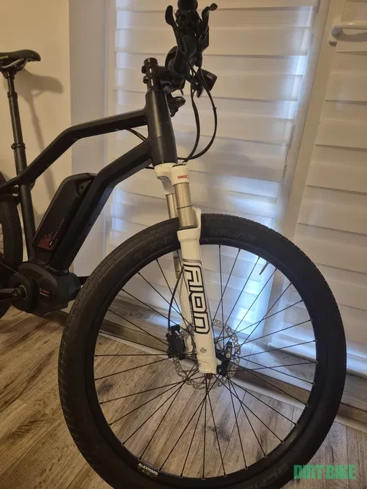 7. Bicicleta electrica Moustache Black Friday 27.5" M