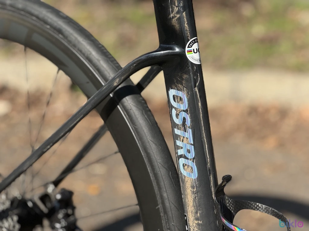 3. 56 Factor Ostro Vam Disc, Ultegra di2 12V, Zipp 303 Carbon
