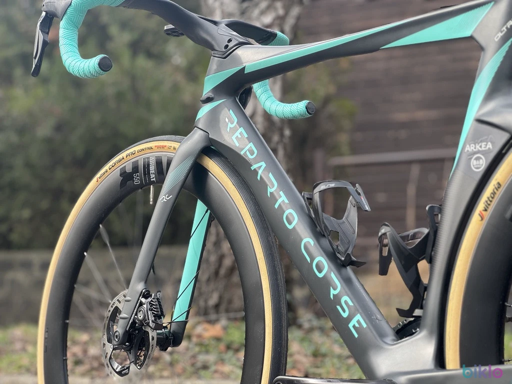16. Bianchi Oltre RC, Shimano Dura Ace di2 12v-Powermeter, Fulcrum Airbeat Carbon