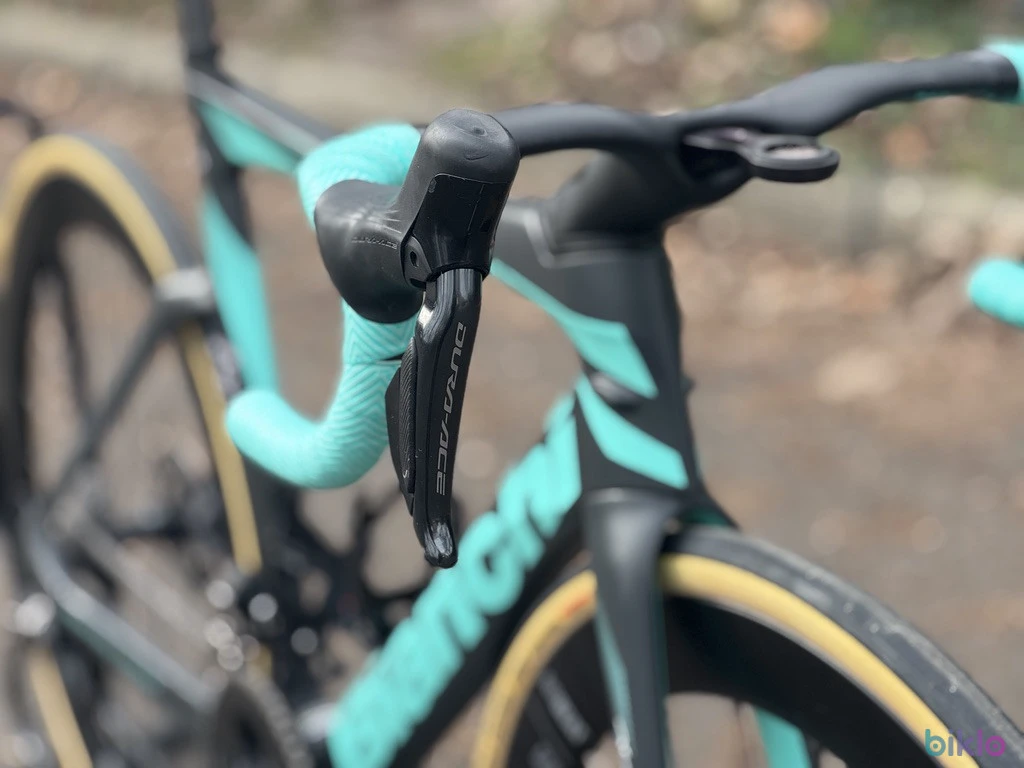 9. Bianchi Oltre RC, Shimano Dura Ace di2 12v-Powermeter, Fulcrum Airbeat Carbon