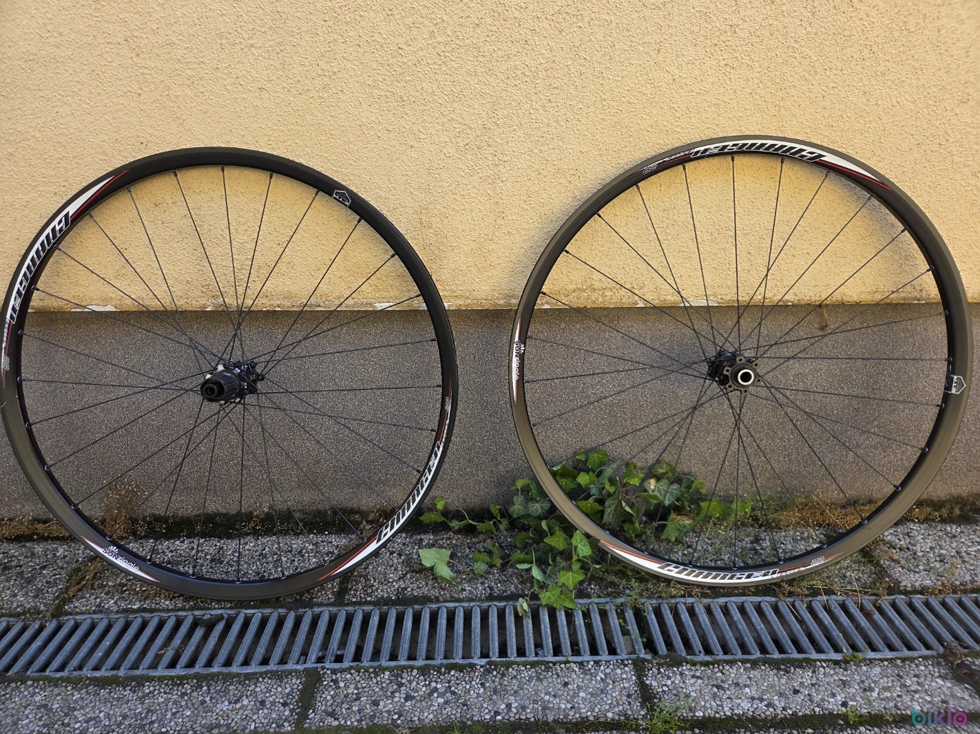 1. SUNringle Charger Expert 29" MTB Wheelset — Thru Axle, Disc Brake