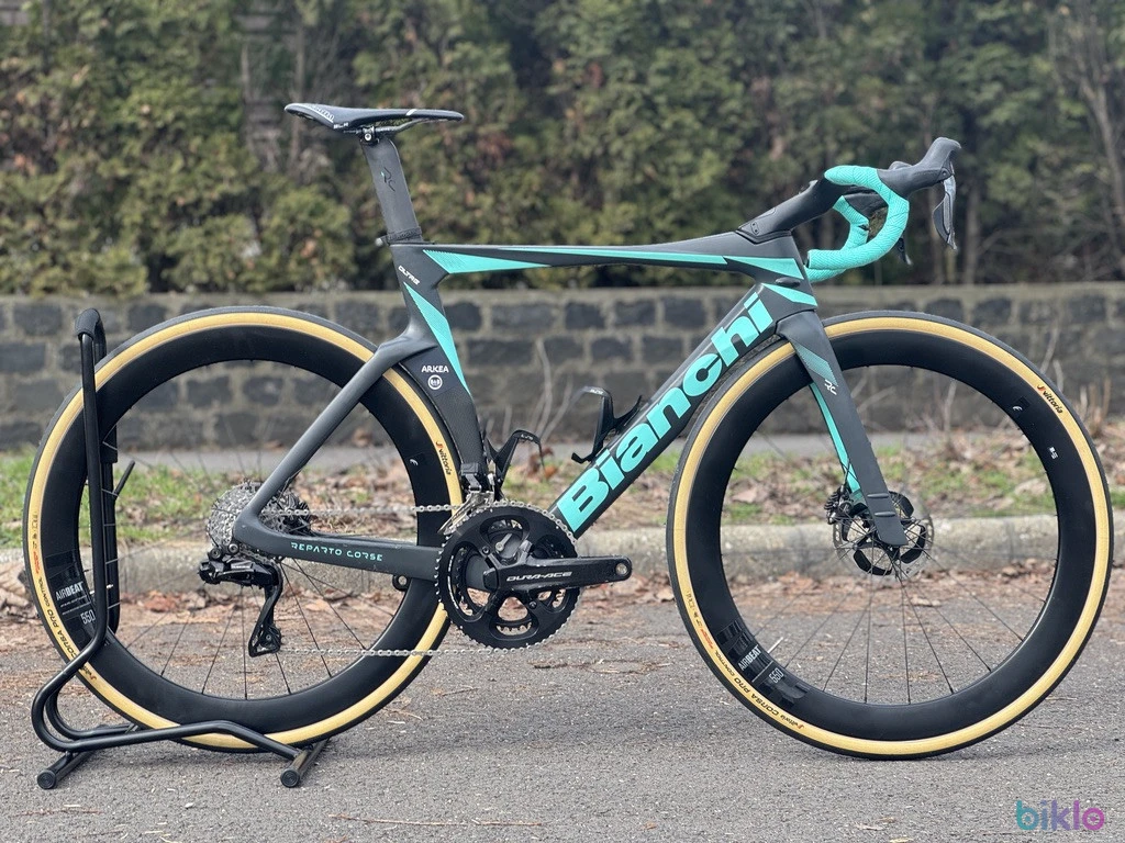1. Bianchi Oltre RC, Shimano Dura Ace di2 12v-Powermeter, Fulcrum Airbeat Carbon