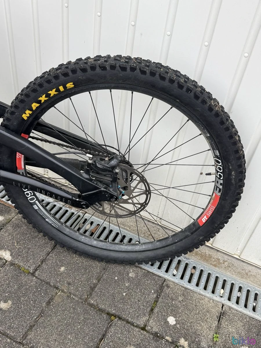 1. Bici Downhill – Taglia M – Anno 2020