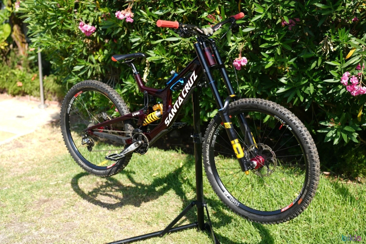 1. Bici da downhill Santa Cruz V10 L MX / Carbon CC DH / 2023