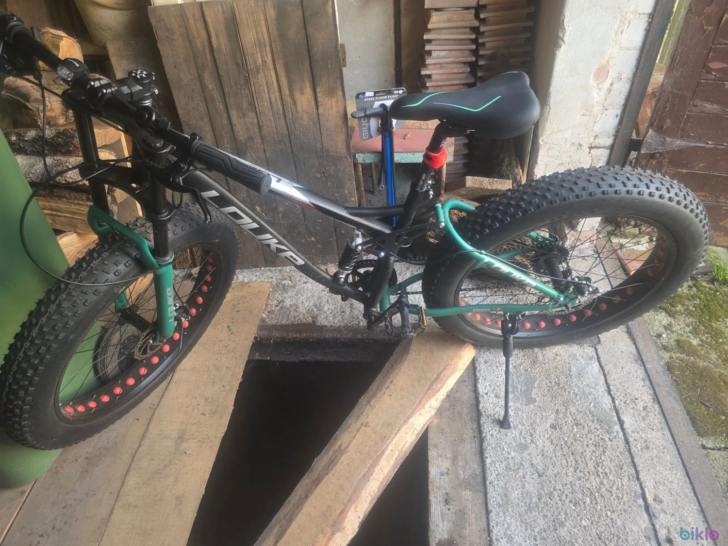 1. OUIKE full-suspension fat tire mountain bike