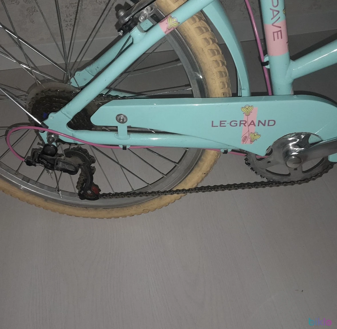 6. Vând bicicletă