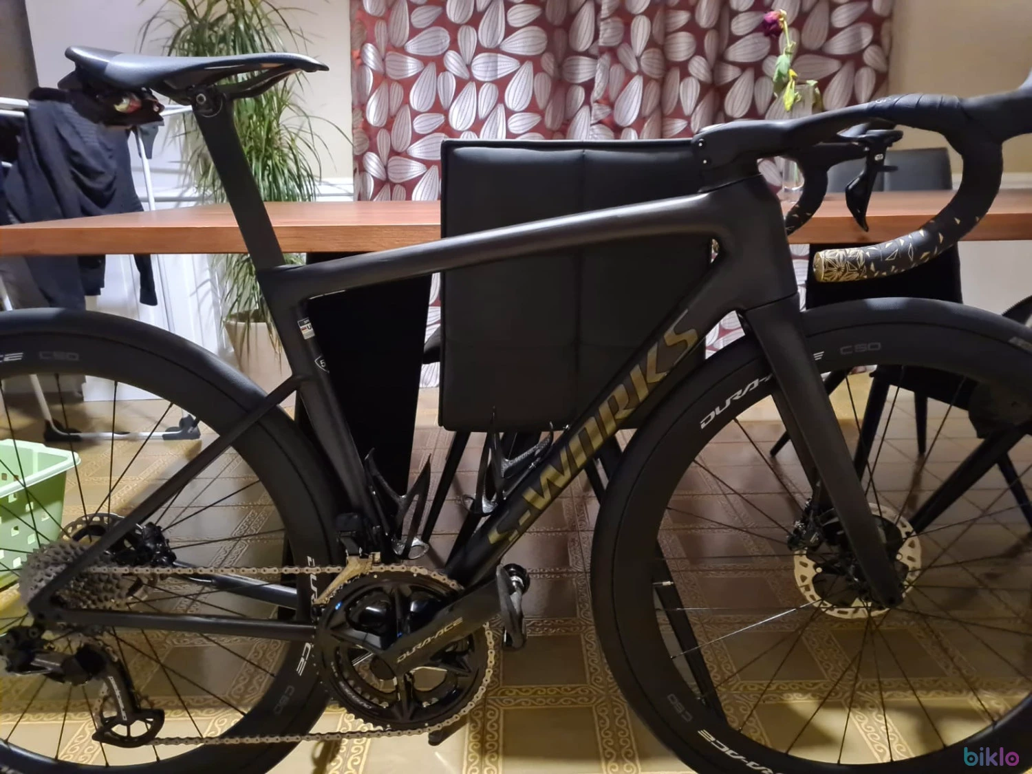 1. Specialized Tarmac S-Works SL8 Shimano Dura Ace C60
