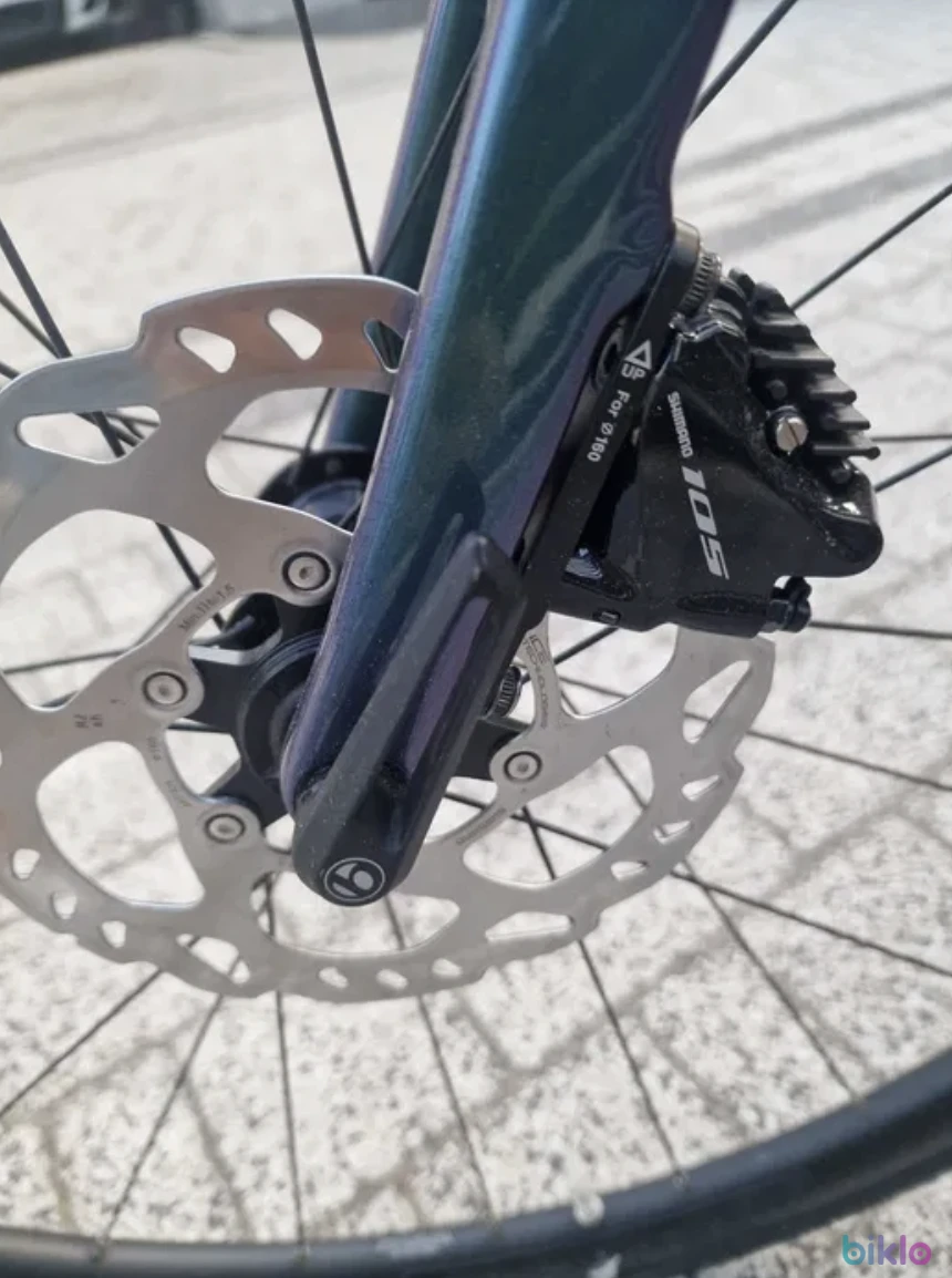 6. Trek Émonda SL 5 Disc (2020) road bike – carbon frame, size 54