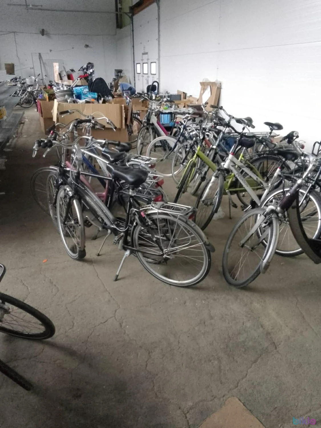 1. 26 ROWERÓW (w tym 10 Elektrycznych) + 1 elektryk nie pełny (posiada baterie i silnik)