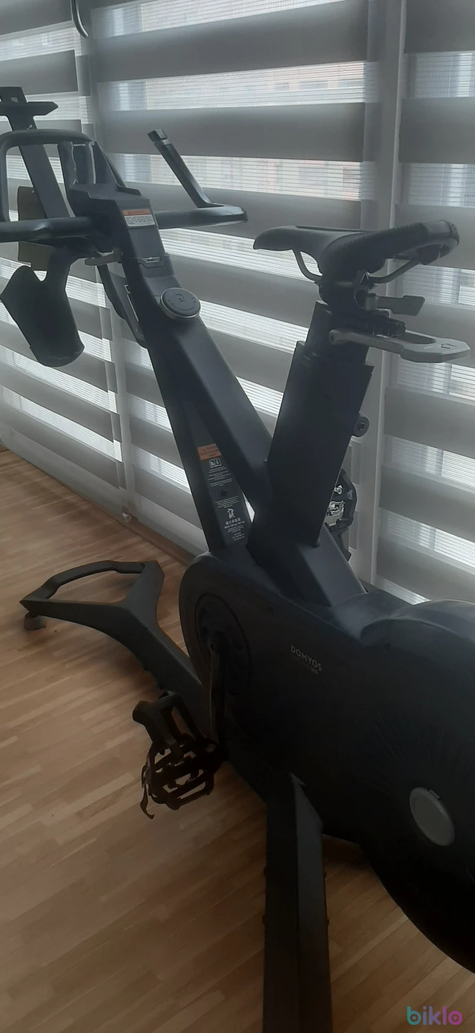 1. Domyos Rower Spiningowy Rower stacjonarny Domyos Challenge Bike E-con
