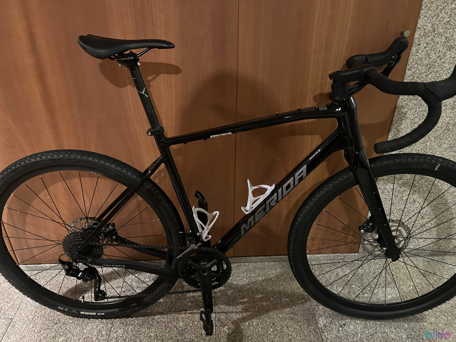 1. Merida Gravel Silex 400