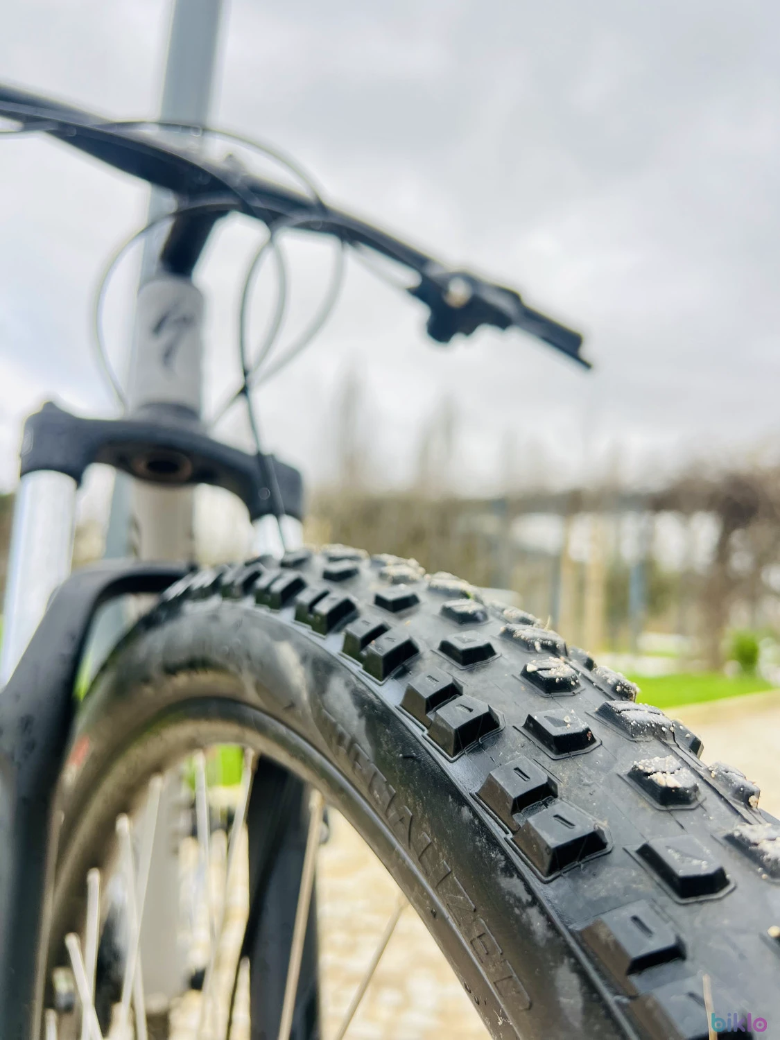 2. Bicicleta BTT Mulher - Specialized Rockhopper Comp 29 (Tamanho M)