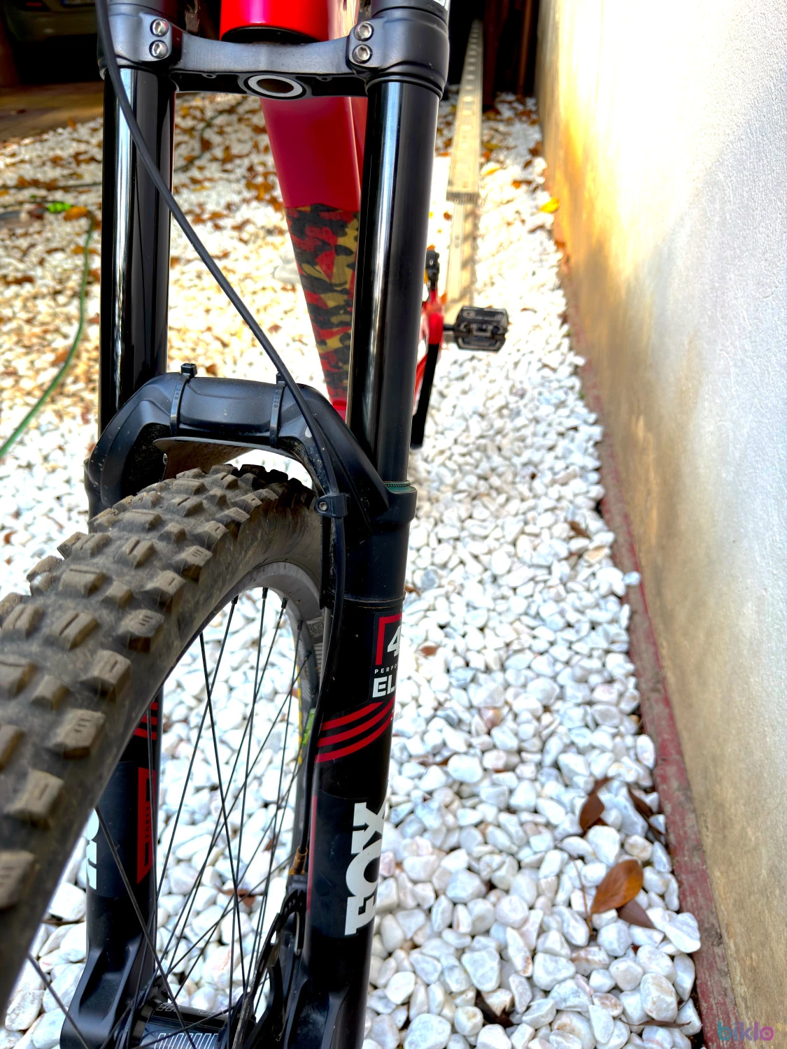 4. YT TUES CF PRO 29 - Size L