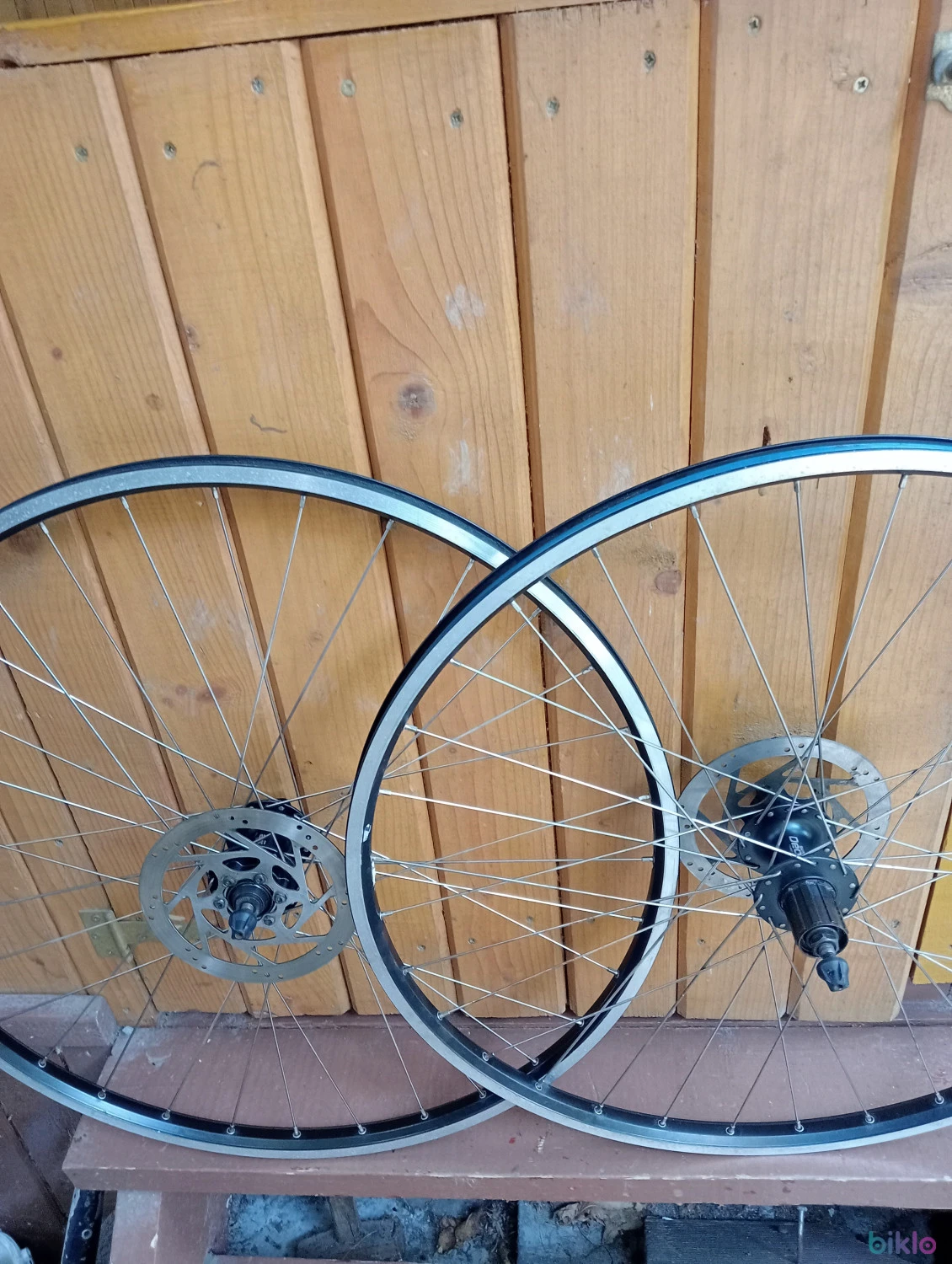 1. Set roti treking 28 butuci Shimano Deore disc frana Shimano Japan 160 mm