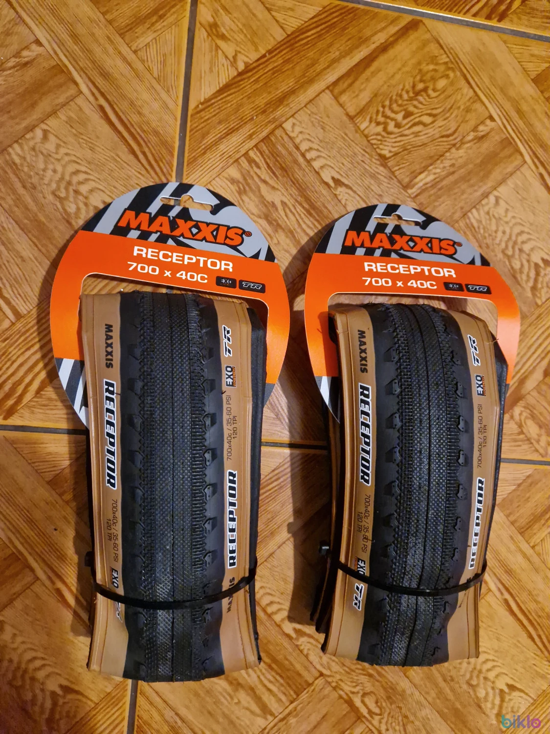 1. 2 anvelope Maxxis Receptor 700x40c