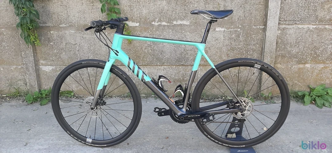 1. Canyon Road Lite Carbon