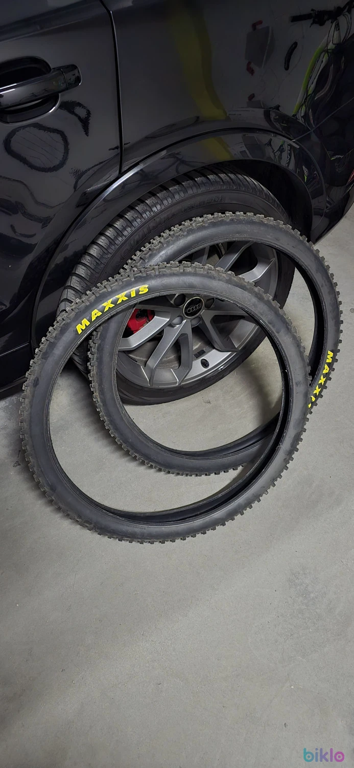 5. Pereche Maxxis WinterScream 27.5x2.5 ca noi