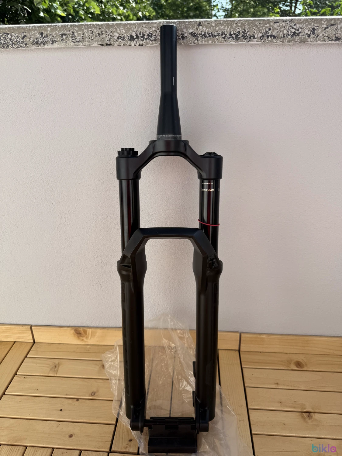 6. Rock Shox ZEB select + charge 3 RC2 160 mm travel