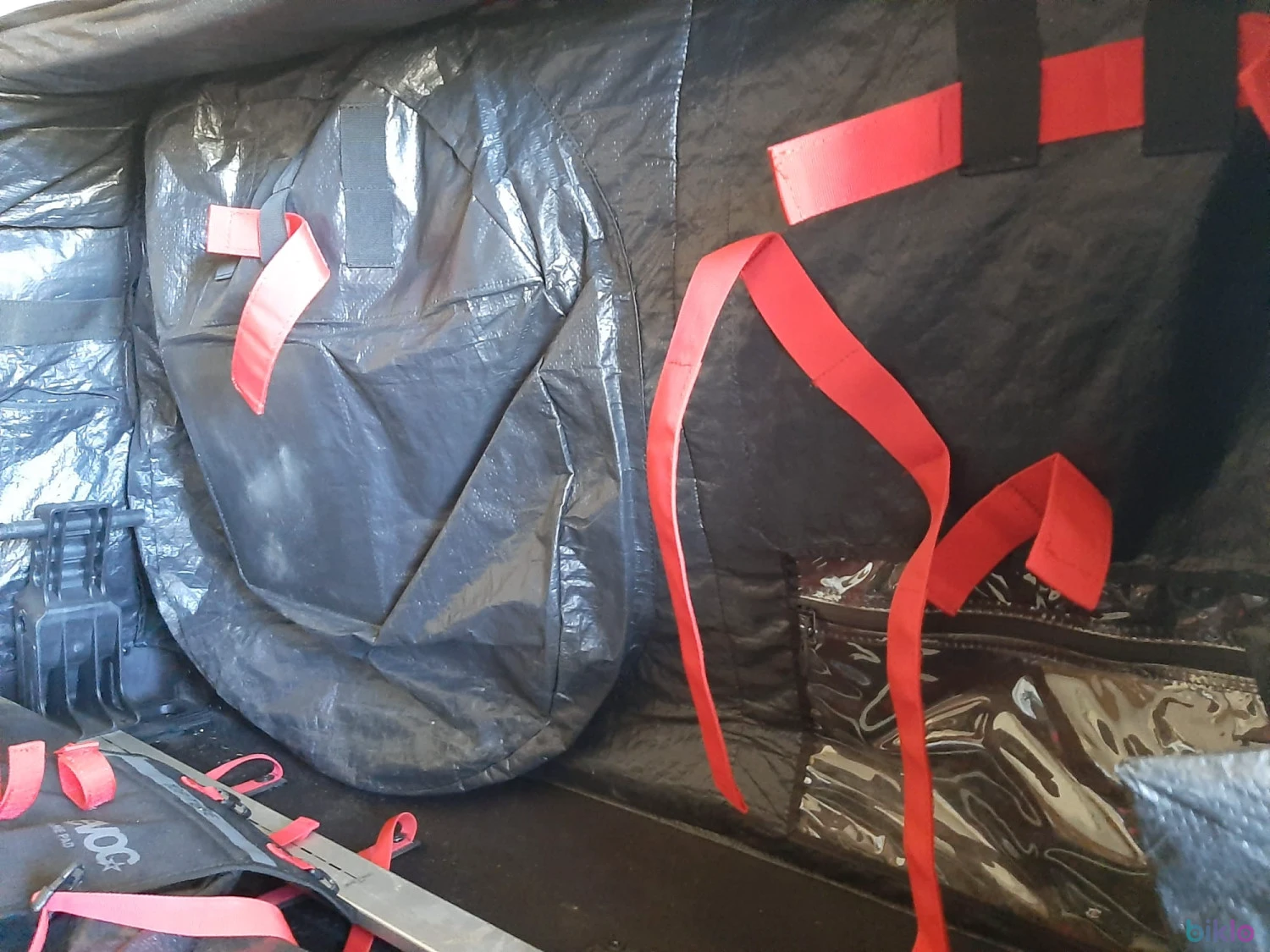 7. Geanta de transport bicicleta EVOC BIKE TRAVEL BAG PRO