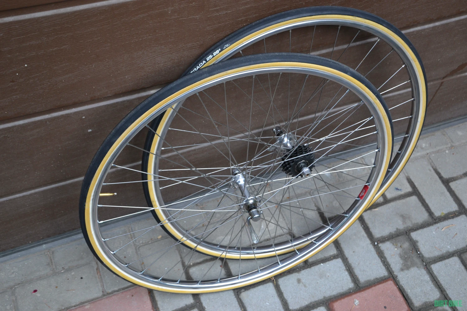 1. Roti complete Shimano / mavic curse 1-st generation