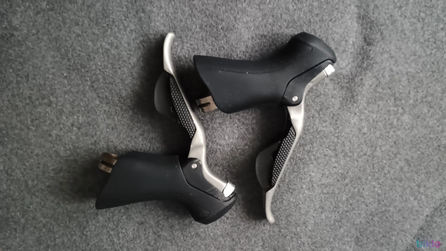 4. Manete schimbător frana Ultegra ST-6870 Di2