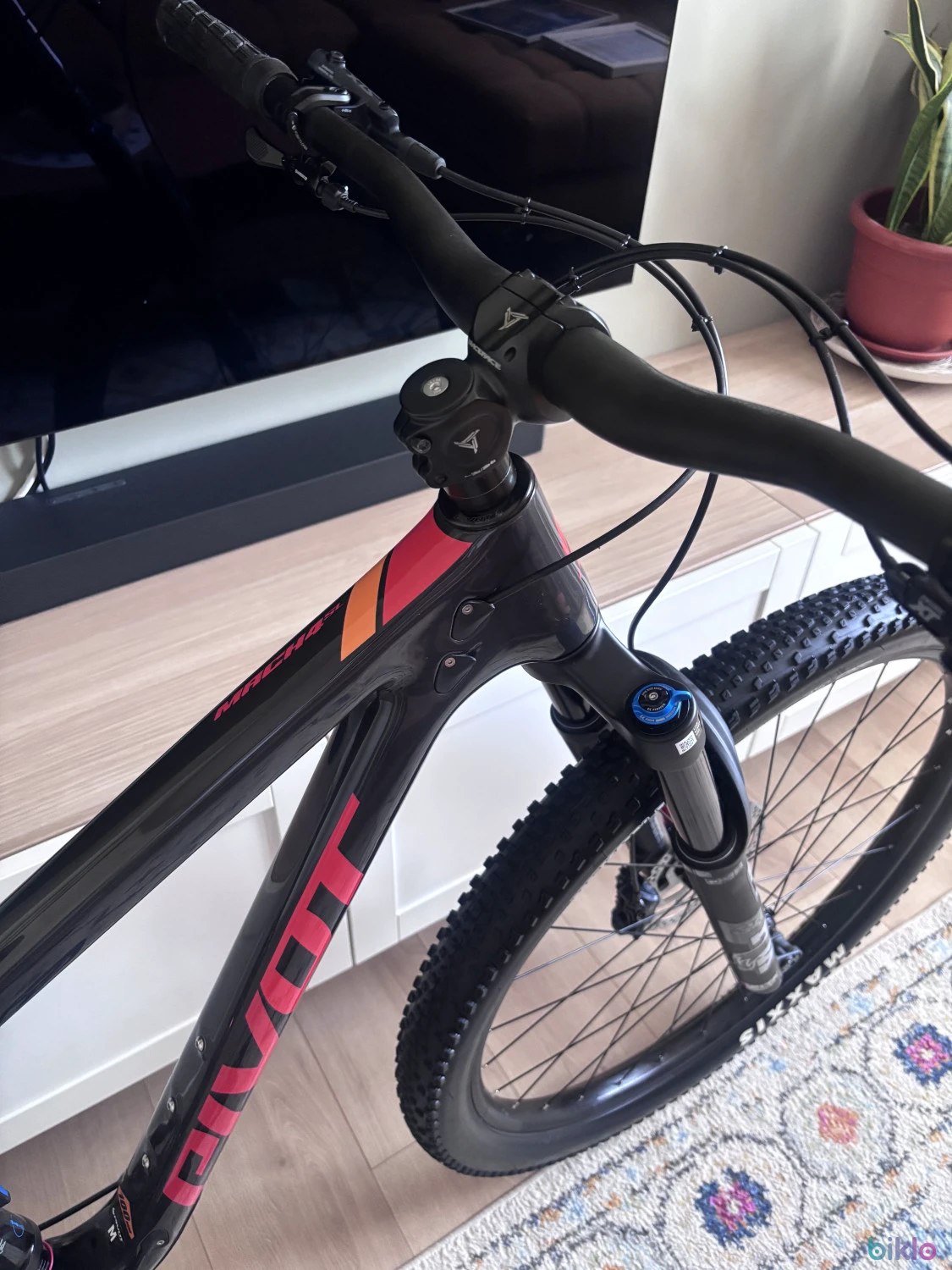 7. Pivot Mach 4 SL nou