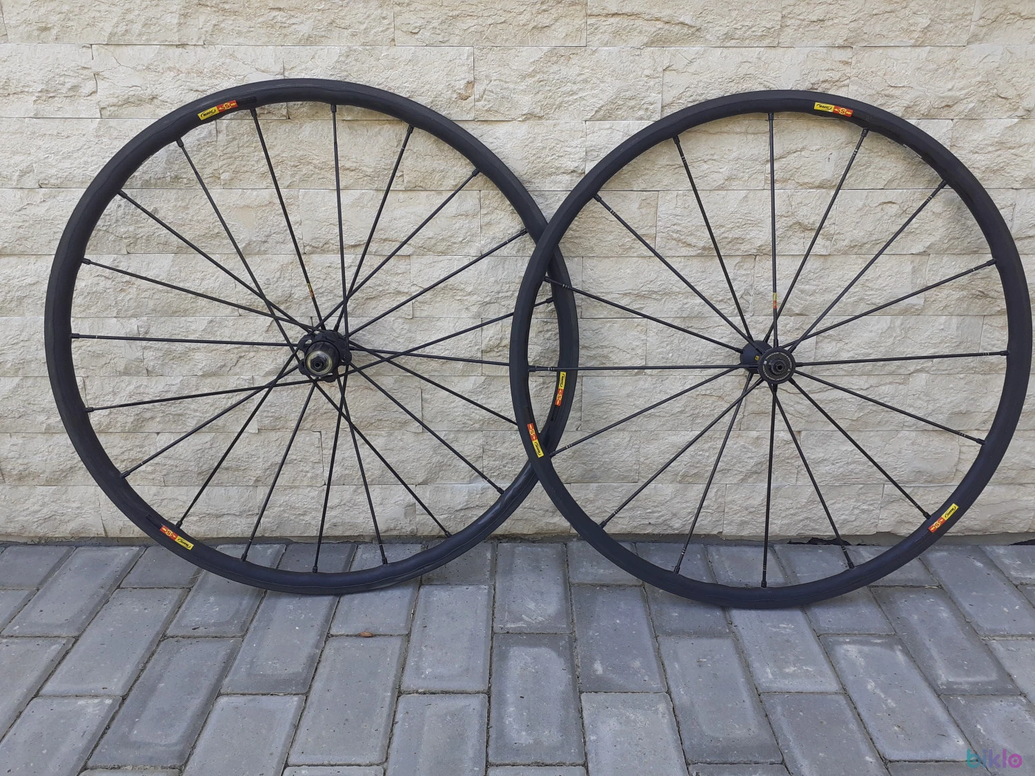 2. Roti cursiera Mavic R-SYS SLR