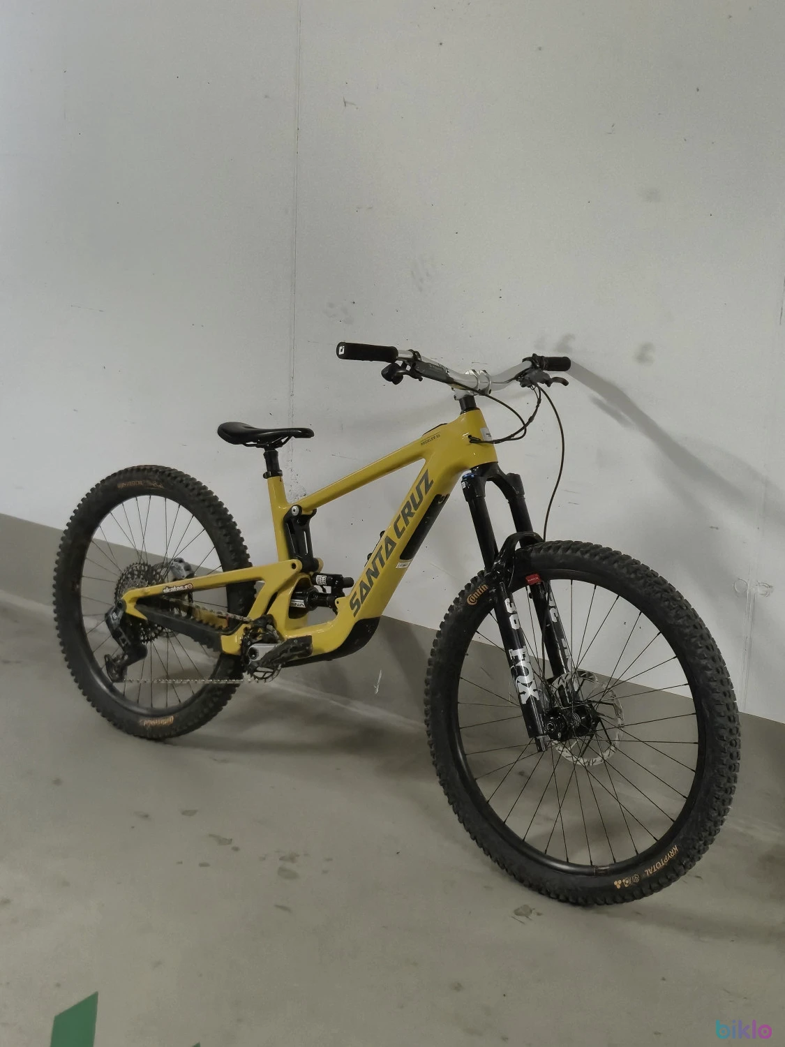 1. Santa cruz heckler sl 90