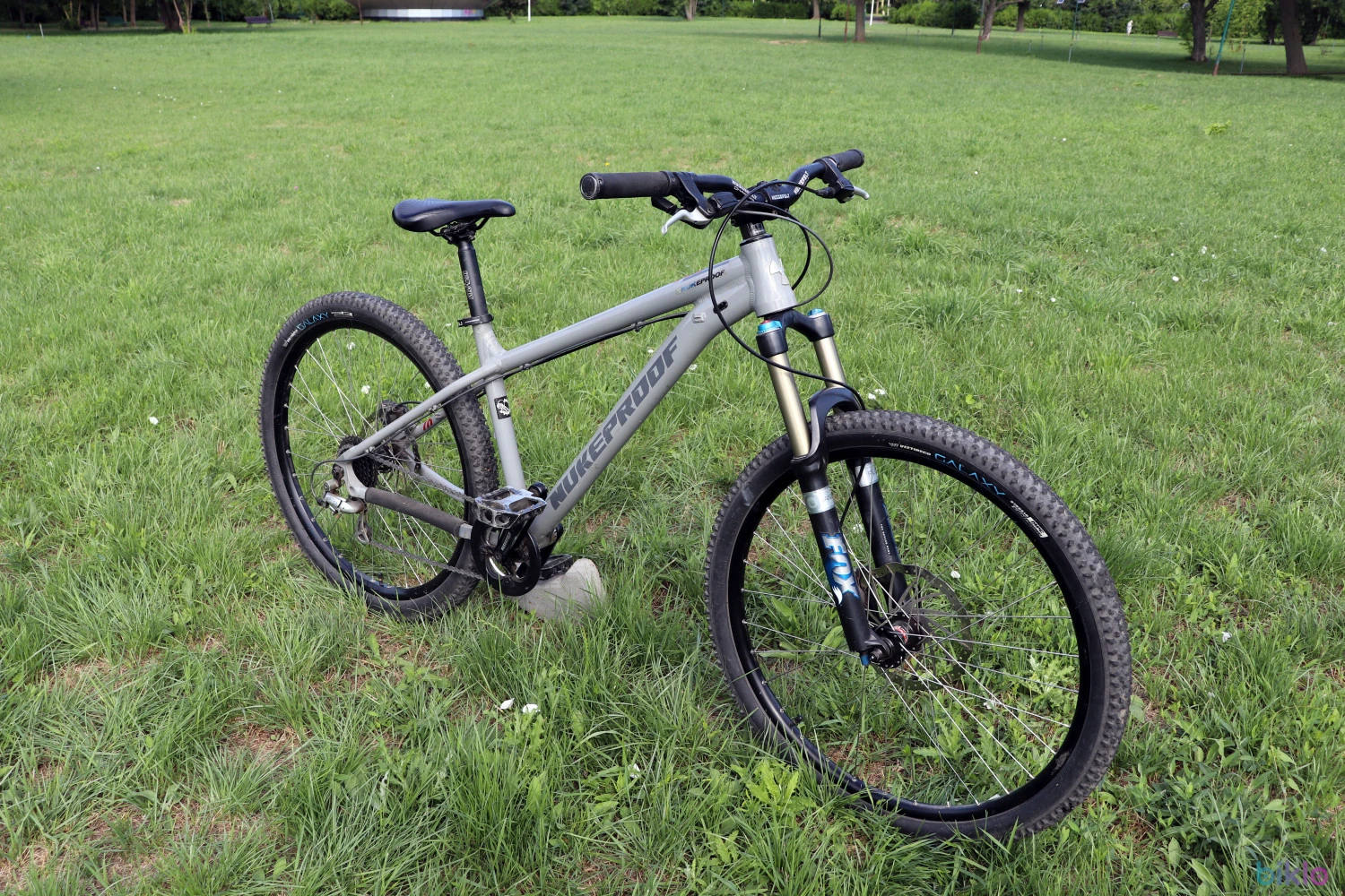 2. Nukeproof Scout V2 27.5 marimea M pentru Trail si Enduro.