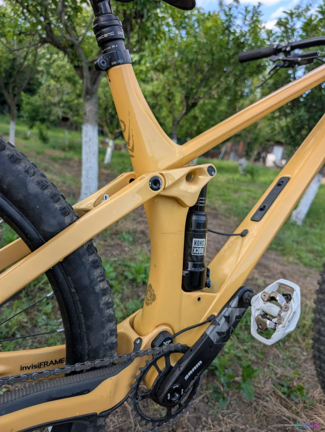 4. Bicicleta YT industries Izzo 2023