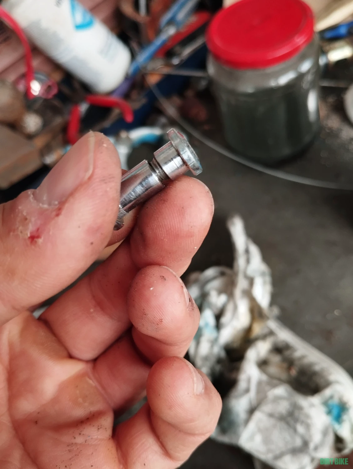 1. Șurub prindere tija de sa Campagnolo