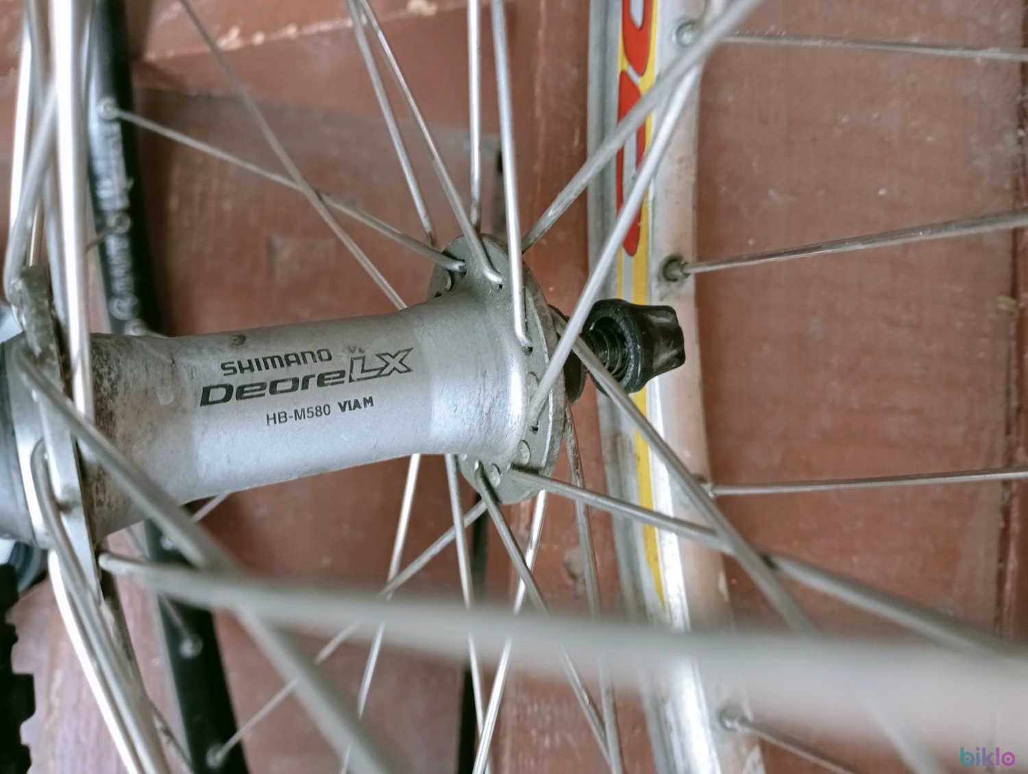4. Roată față mtb 26 jantă aluminiu dublă și capsată butuc Shimano Deore XT Japan camere cauciuc Schwalbe Marathon
