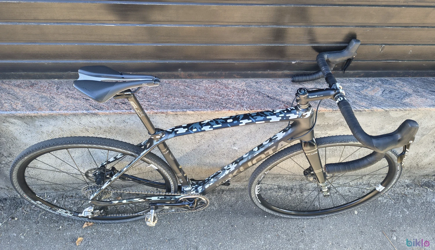 4. Gravel Kuota Ka-Road LFS Carbon SRAM Rival 1x DT Swiss