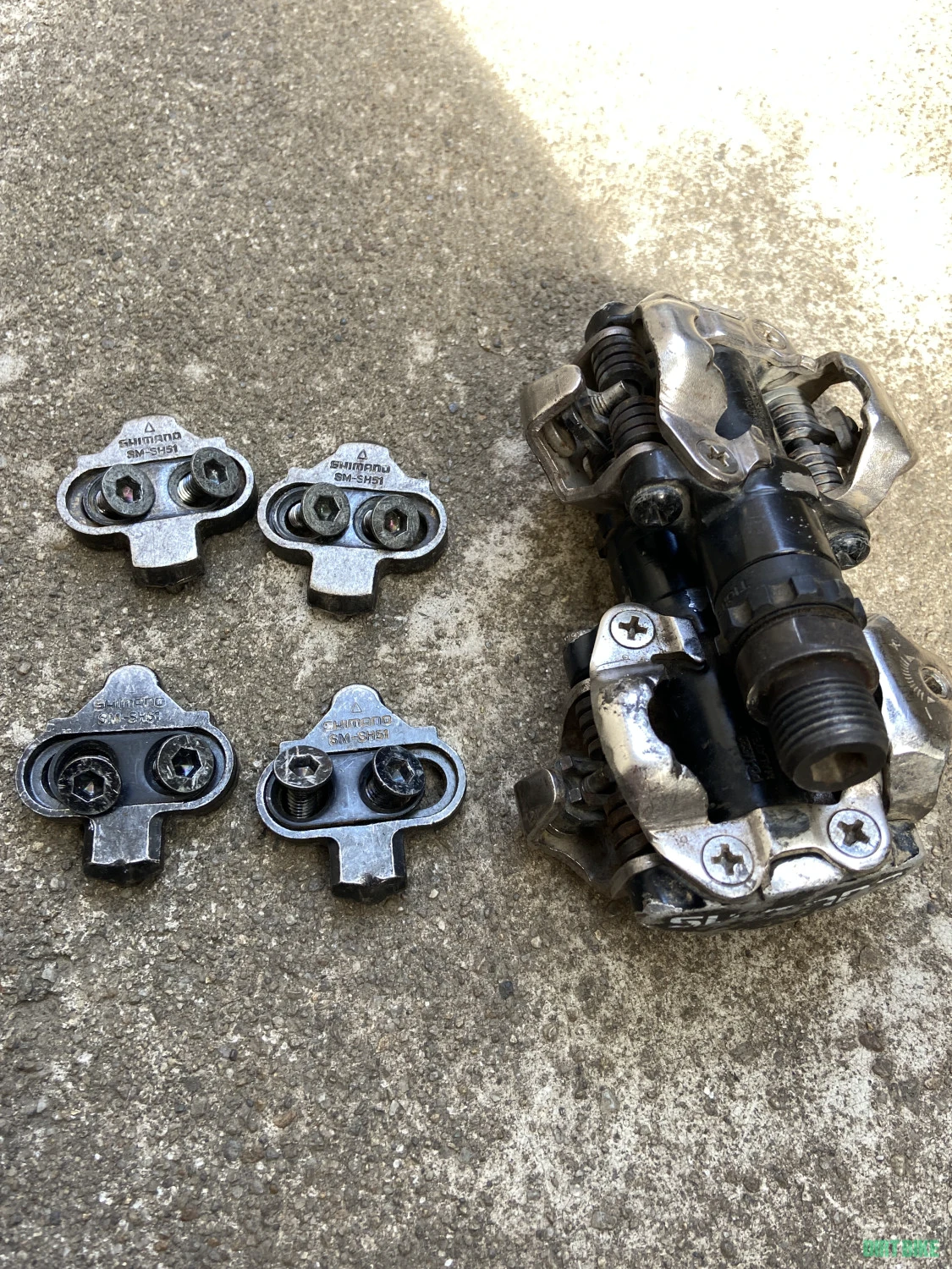 1. Pedale automate Shimano PD-M520 + placute NOI