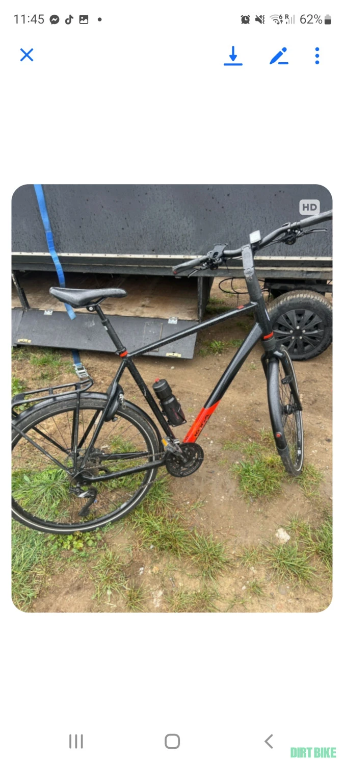 1. Bicicleta din imagine este un model KOGA F3 5.0.
