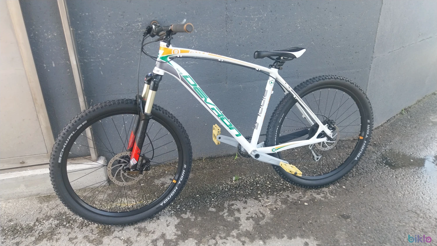 1. Vand Devron Riddle 1.6 marime L roti 26 furca aer Rockshox Reba RL