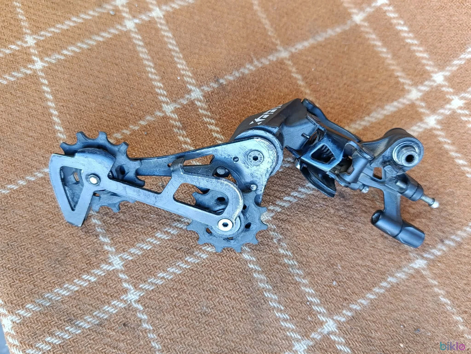 3. Schimbator Sram Apex 11 speed