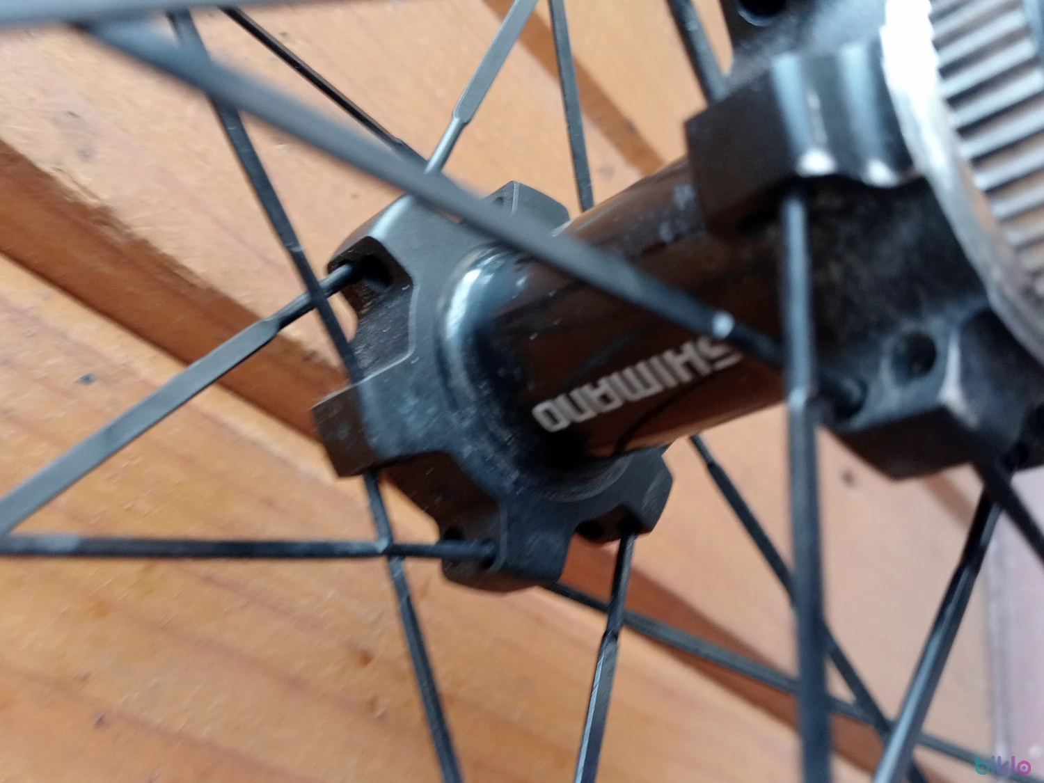 7. Roata fata 28 mtb treking gravel cu butuc si janta Shimano WH - RX 31 disc center lock