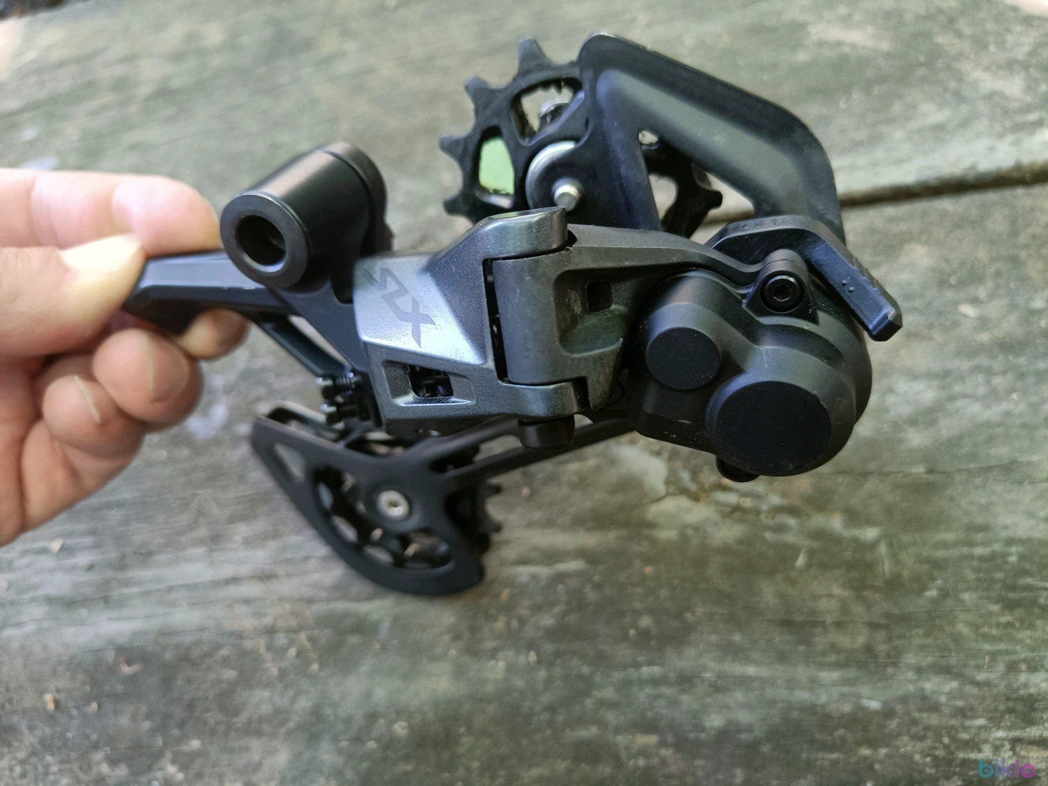 1. Schimbator / deraior spate Shimano SLX M 7100 12v.