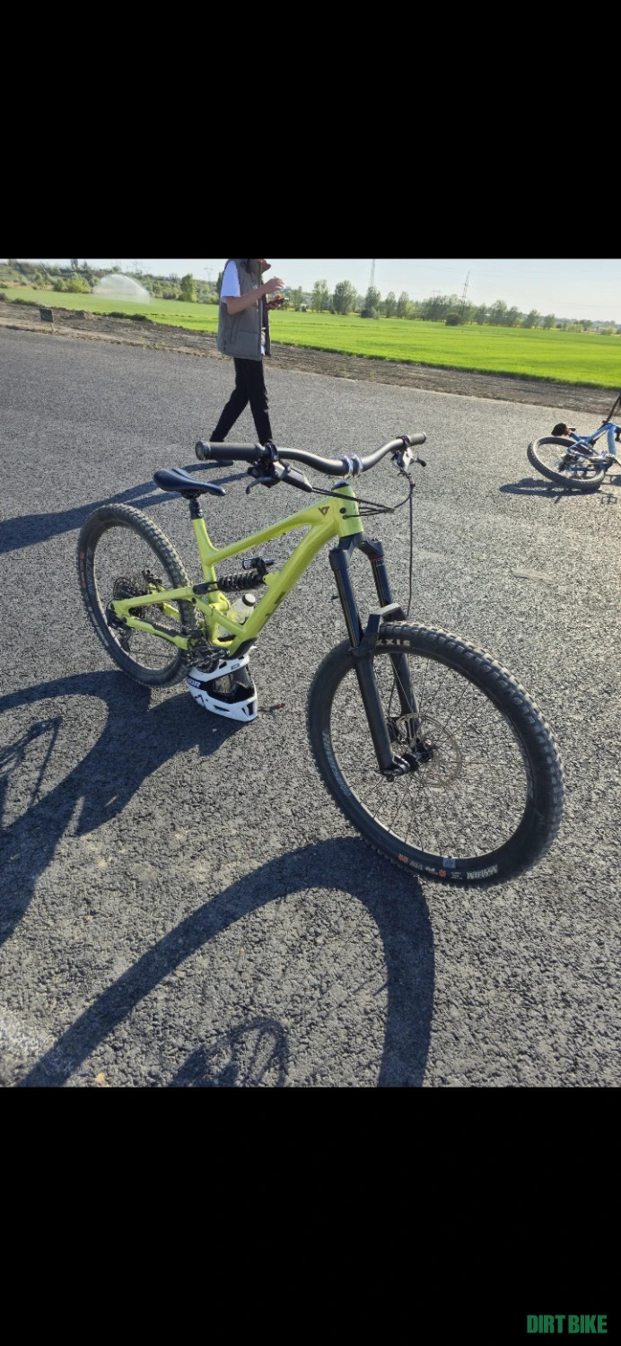 1. Yt capra core 1 custom mk3 2024