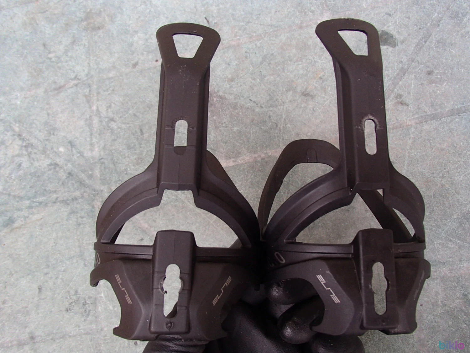4. Suport Bidon Elite Rocko Carbon