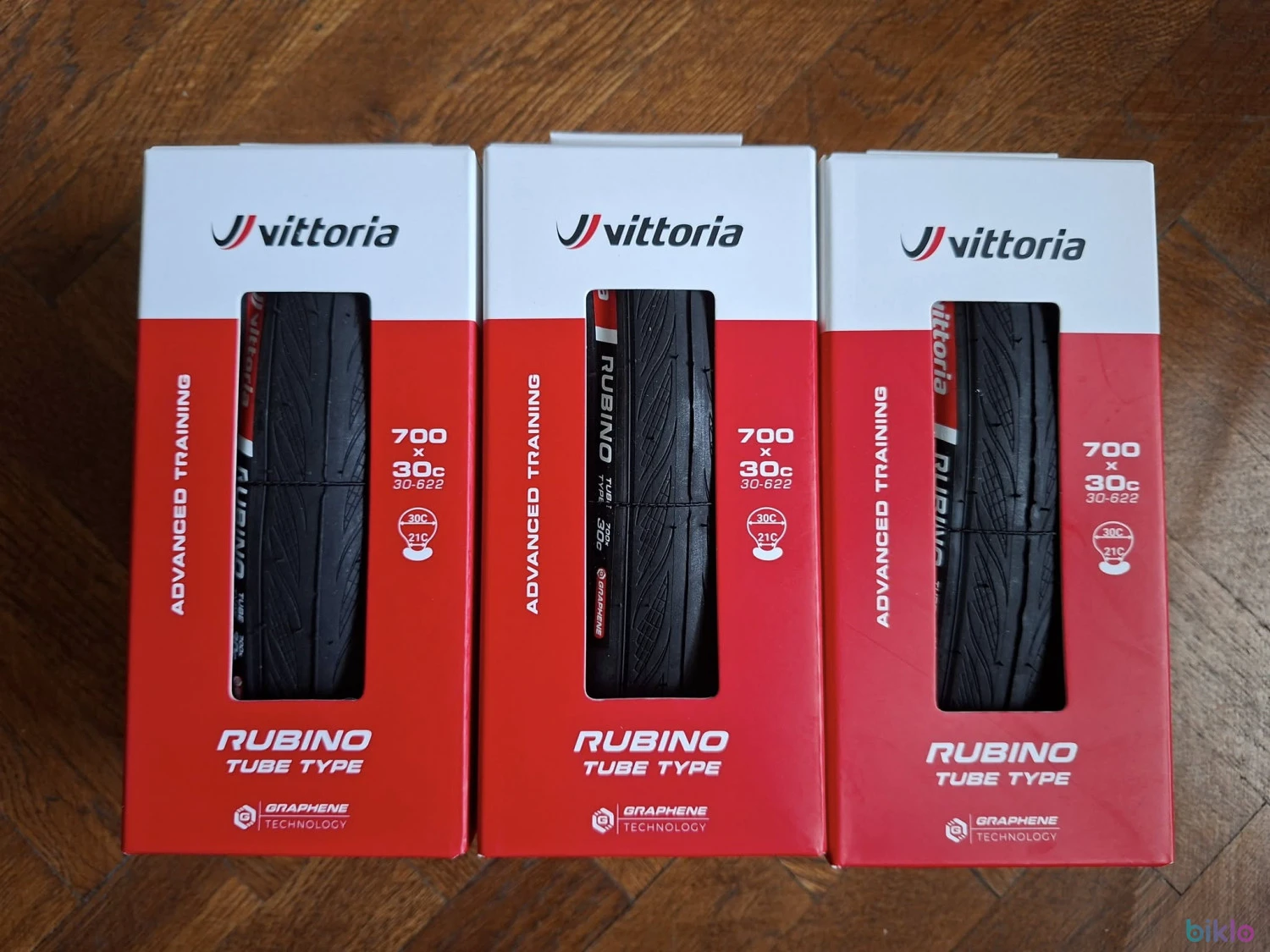 1. Rubino V Graphene 2.0 Folding Tire 700 x 30C