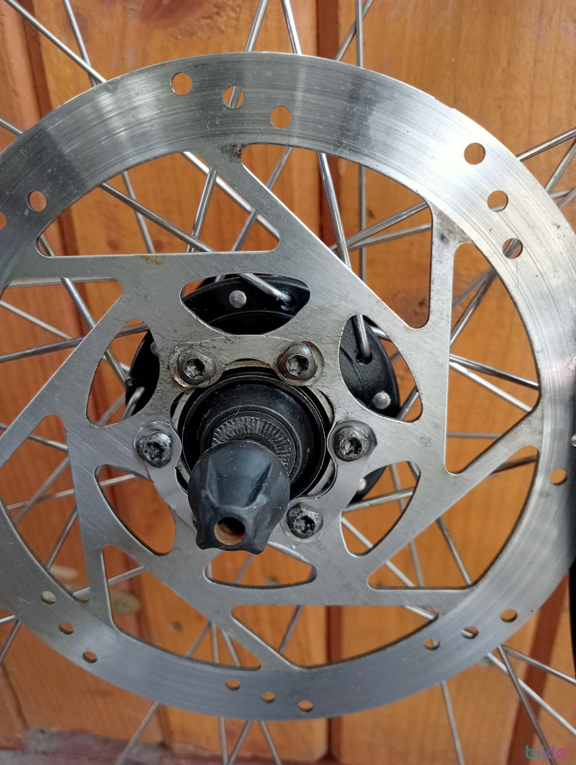 3. Set roti treking 28 butuci Shimano Deore disc frana Shimano Japan 160 mm