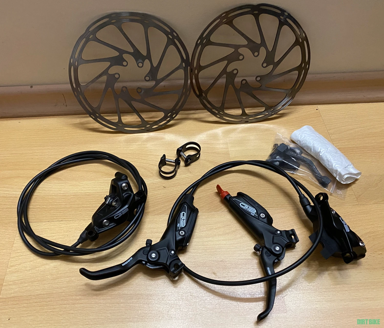 1. Sram G2 RS 4 pistoane