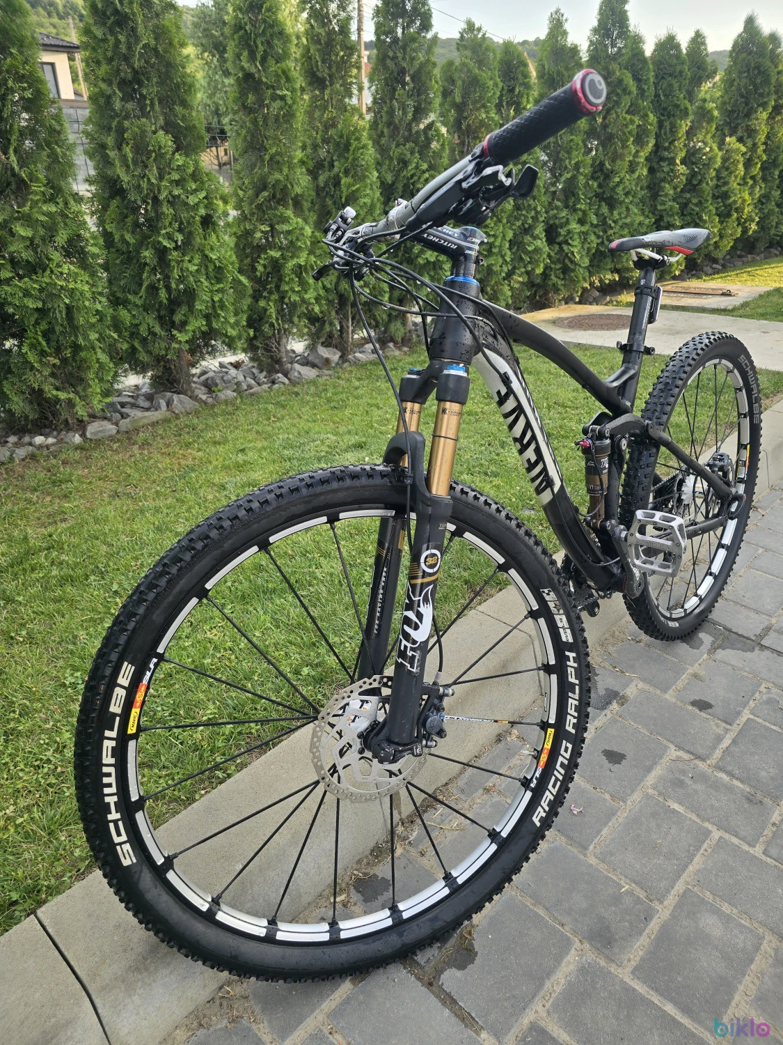 1. Bicicleta Canyon Nerve al 29, fox kashima