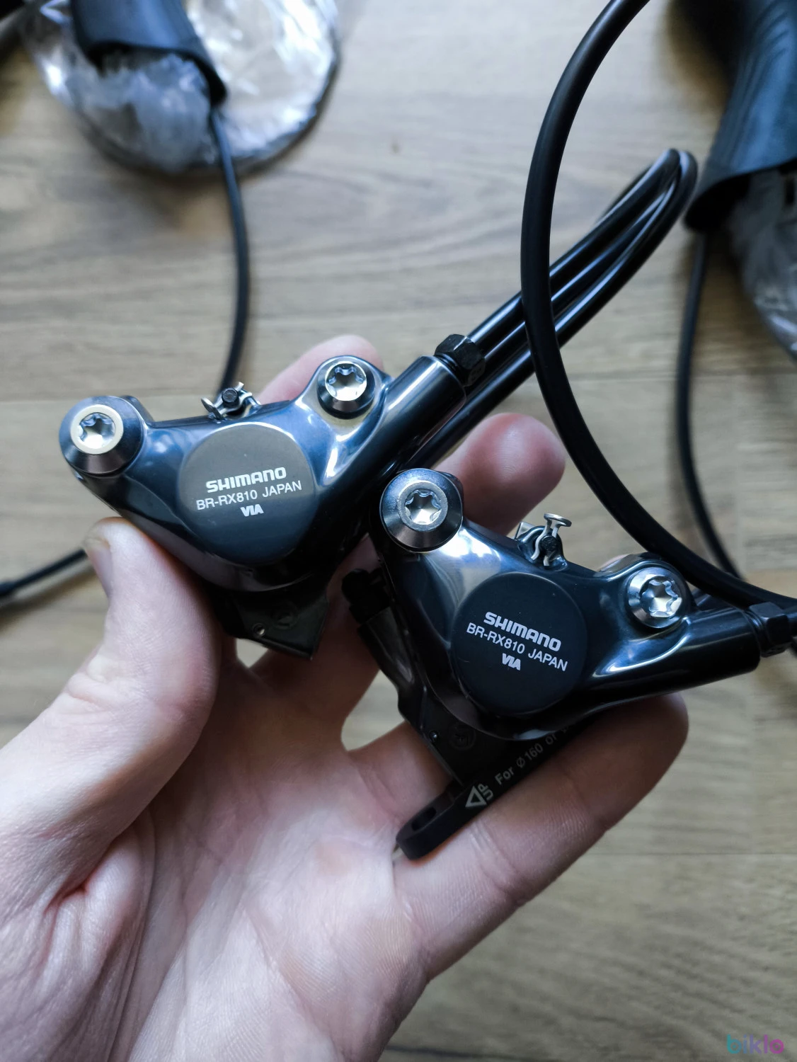3. Manete ergopower hidraulice Shimano GRX ST-Rx810 + BR-Rx810