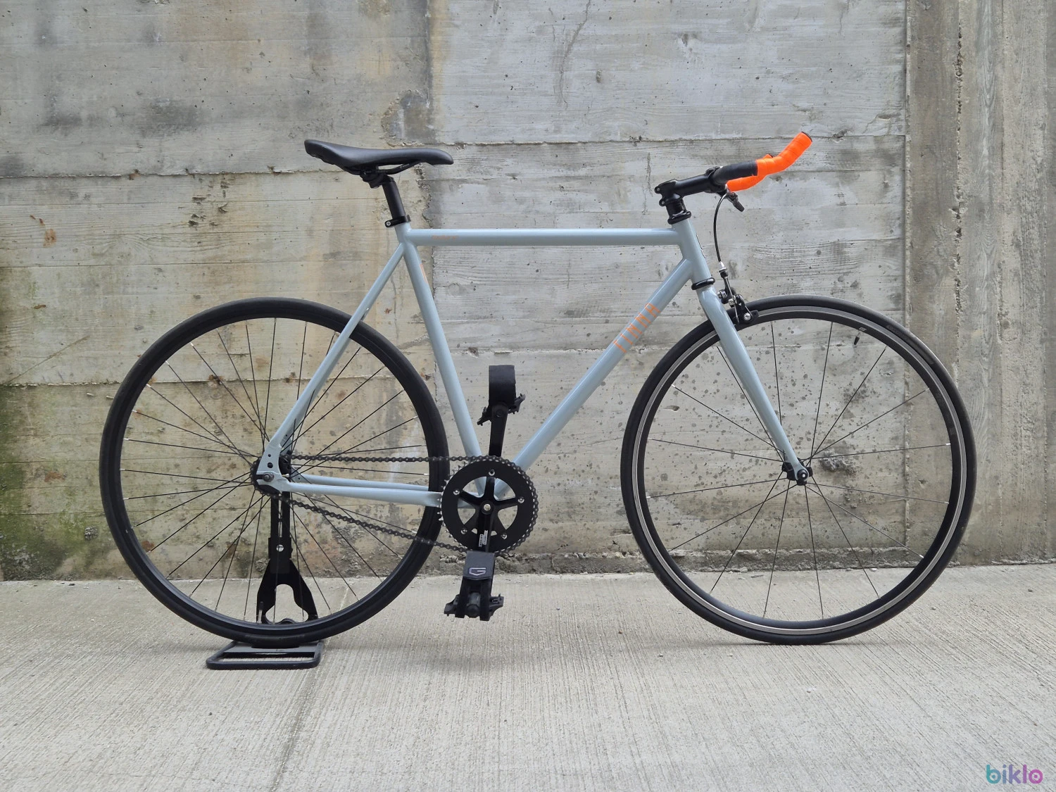 1. Bicicleta fix gear FINNA Barcelona Fastlane