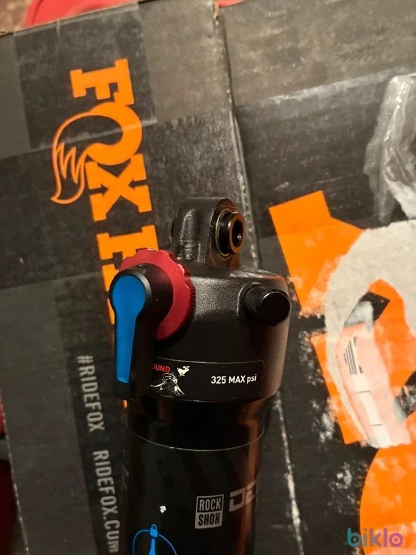 2. Shock RochShox Deluxe Select+ DebonAir 210x50