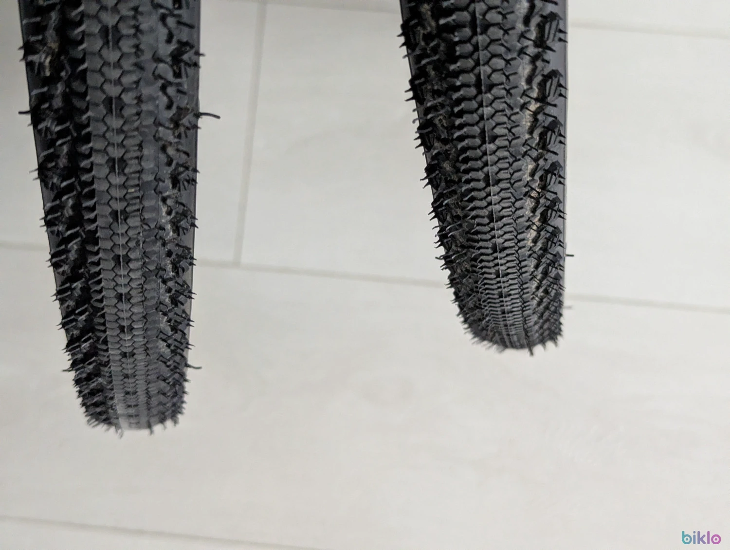 3. Roti Fulcrum Racing 900 DB- Cauciucuri Vittoria Terrano Dry- Pinioane Shimano 105-Discuri Shimano XT